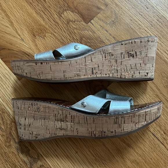 Sam Edelman Reid Silver Wedge Sandals, Size 8.5 - Picture 2 of 7